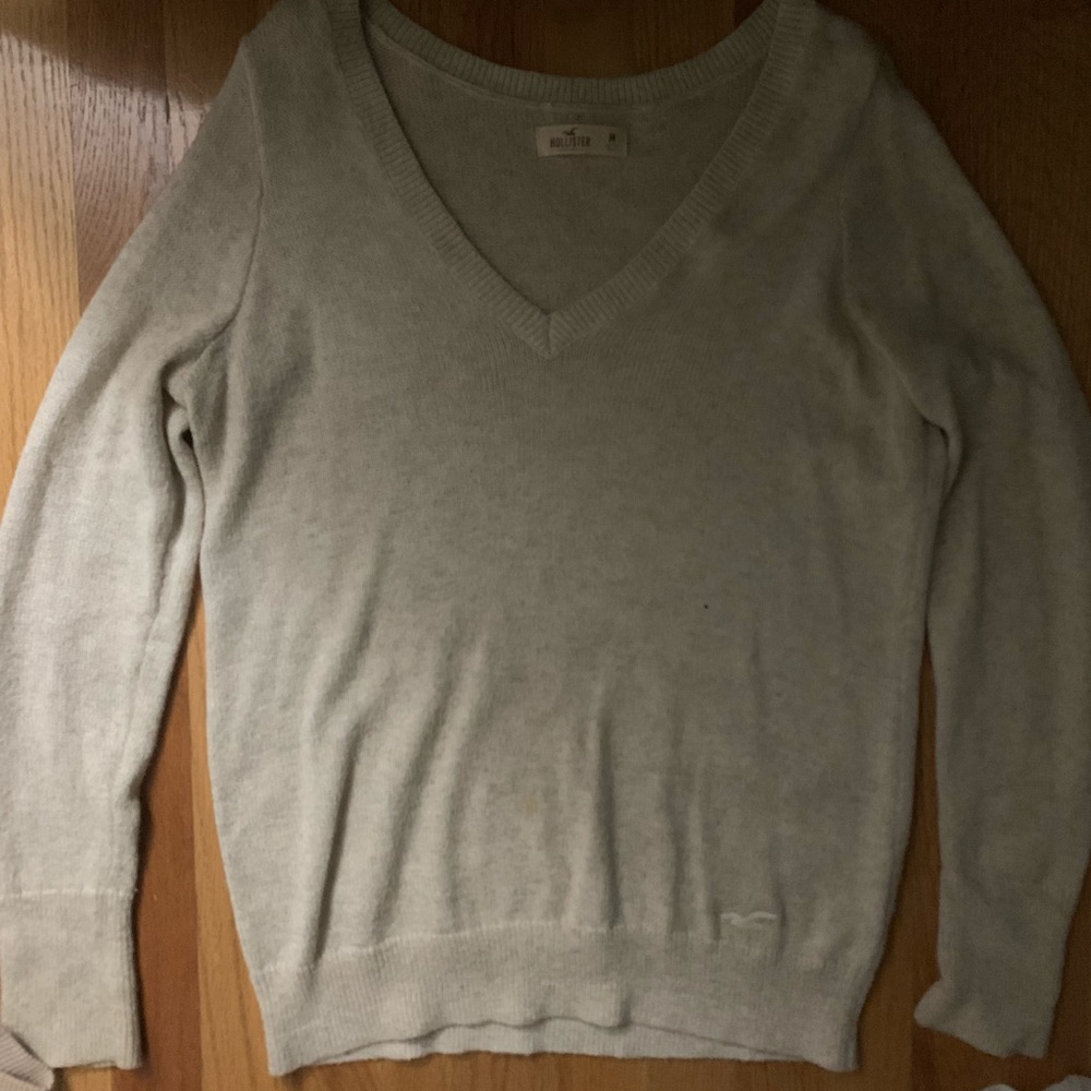 Women’s Hollister sweater